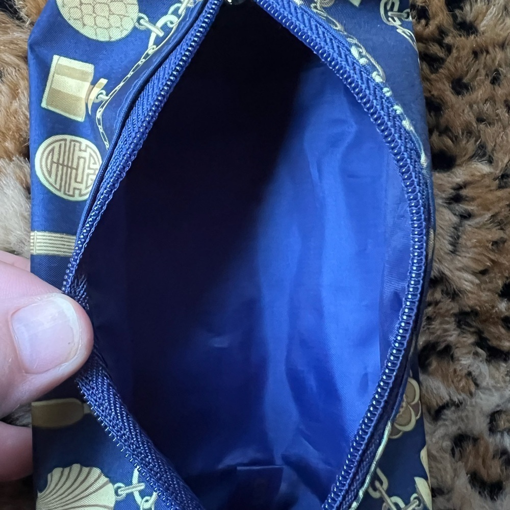 Estee Lauder Navy Blue Gold Charm Print Zippered Cosmetic Pouch - Picture 5 of 7